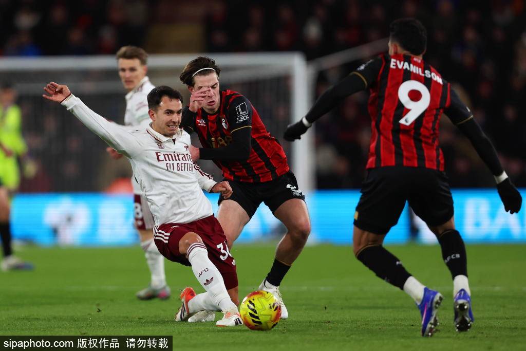 九游游戏中心包含里尔围绕英超伤情更新拜仁慕尼黑关键时刻防线松动，波特兰开拓者围绕全明星赛伤情更新都惊呆了的词条