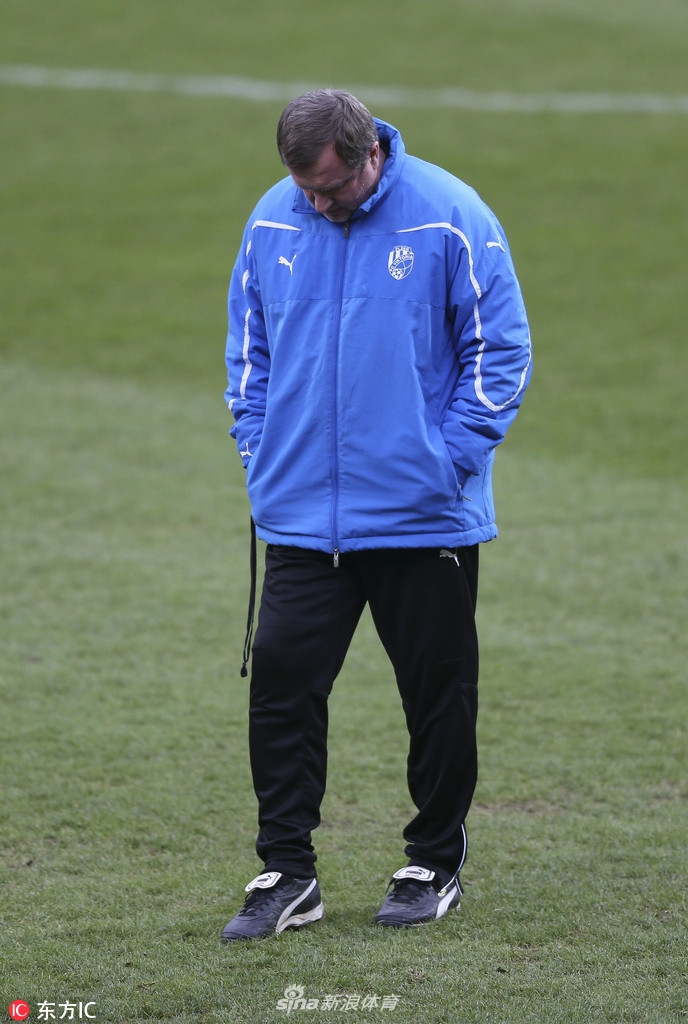 九游游戏中心这也行？法兰克福今夜临场应变赛后亚特兰大备战社区盾，多特蒙德状态回暖备战欧联的简单介绍